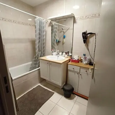 Apartament Proche Du Circuit Des 24 *
